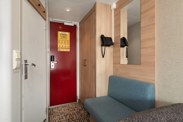 Hurtigruten Coastal Express MS Nordkapp Polar Outside N2 - CREDIT Espen Mills and Hurtigruten 2.JPG